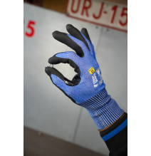 oopp, svetoopp, protiporézne, neporézne, ochrana proti porezaniu, pracovné rukavice, Coverguard, Bojnice, Prievidza